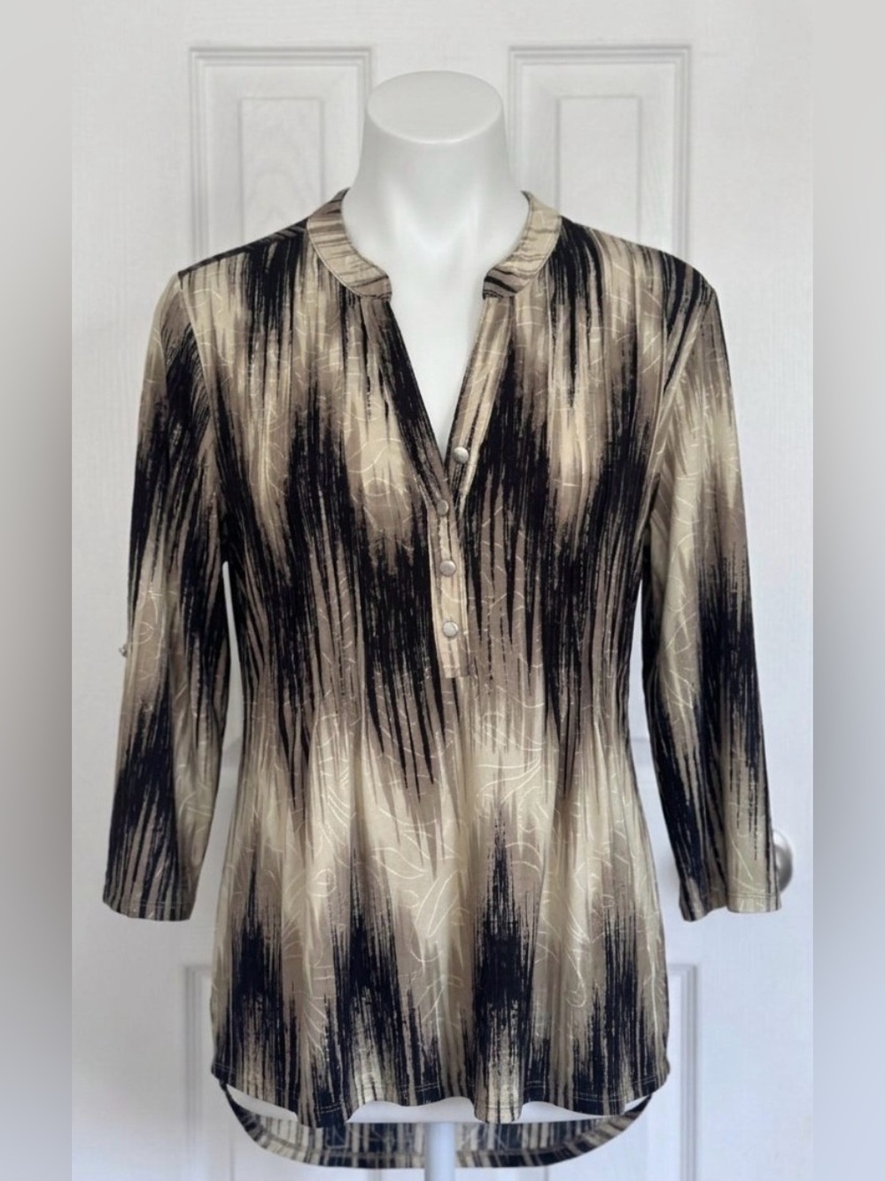 Notations Abstract Ikat Print 3/4 Roll-Tab Sleeve Blouse